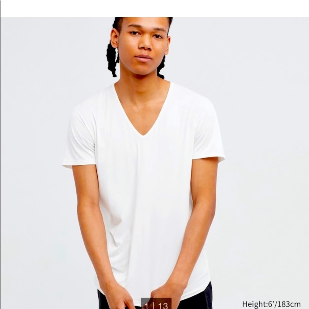Uniqlo Airism Mens V-Neck Short Sleeve T, XS White